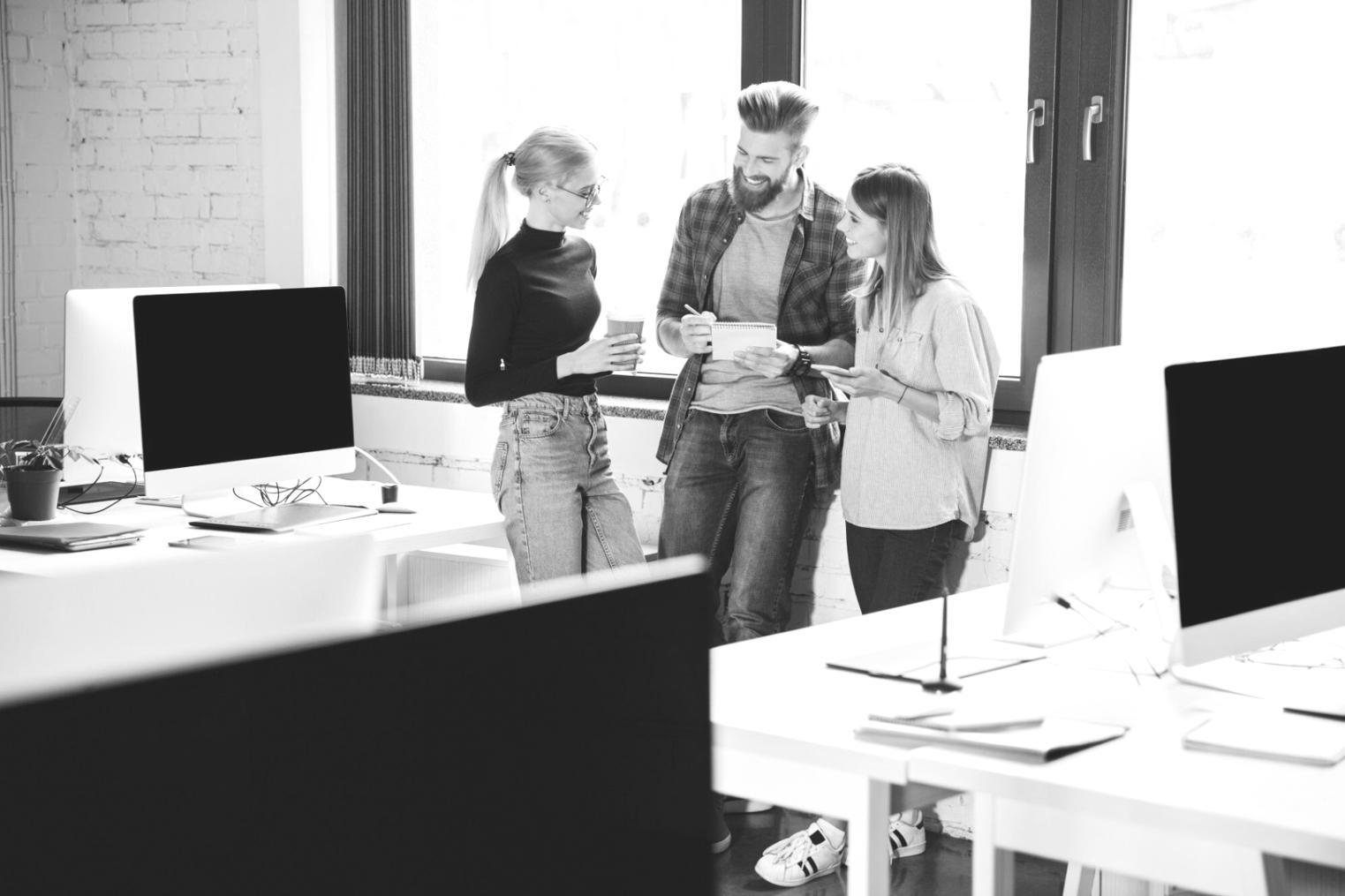 Environnement professionnel de formation financière avec outils d'analyse